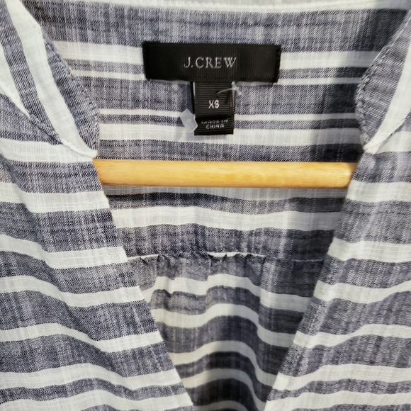 J crew loose fit v neck linen top - Picture 3 of 4